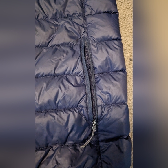 NWOT Men's Eddie Bauer CirrusLite Down Vest, navy size Large - Picture 7 of 8